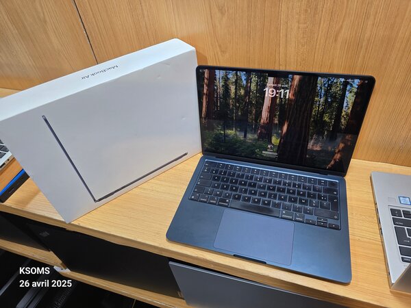 Macbook air m2 2022 8giga ram