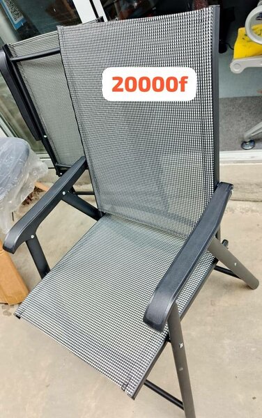 Chaise longue pliante