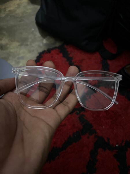 Lunettes transparentes élégantes