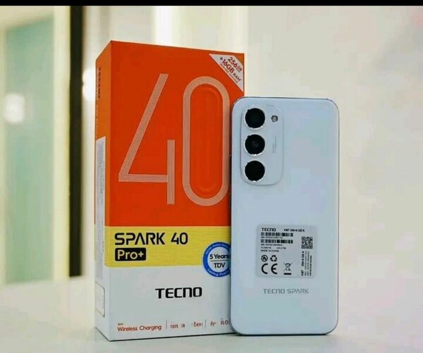 Tecno Spark 40 Pro+ blanc