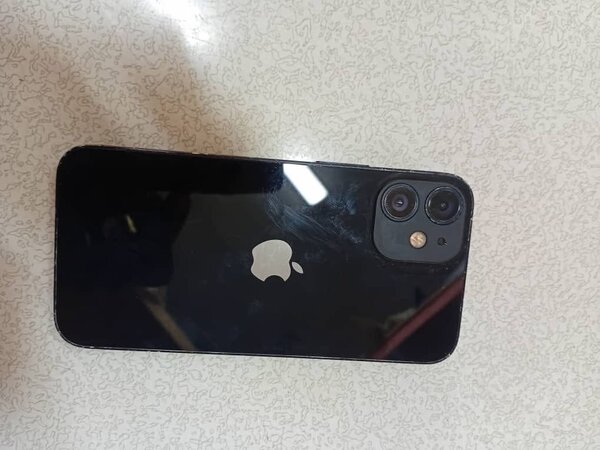 iPhone 12 Noir 64 Go