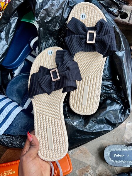 Chaussons femmes avec nœud élégant