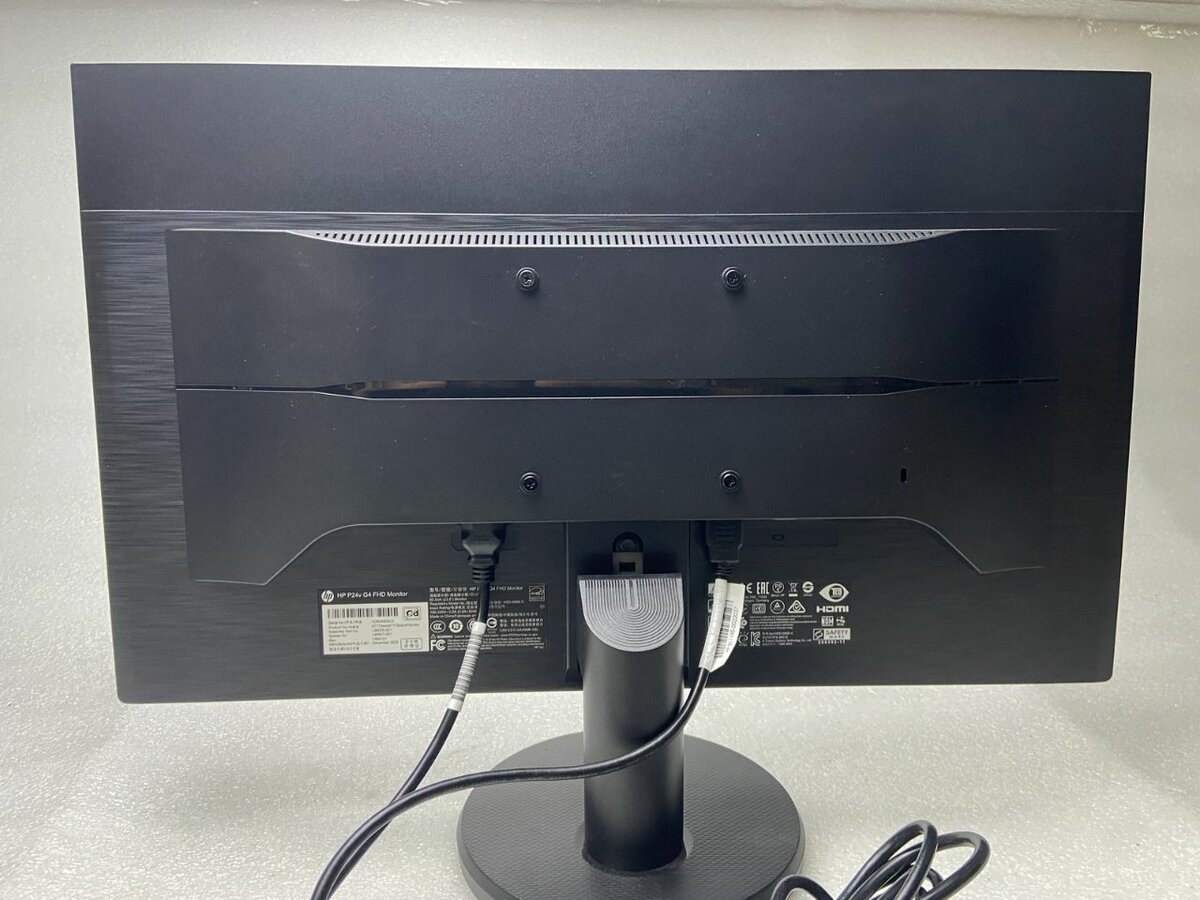 HP P24v G4 Écran FHD 23.8"