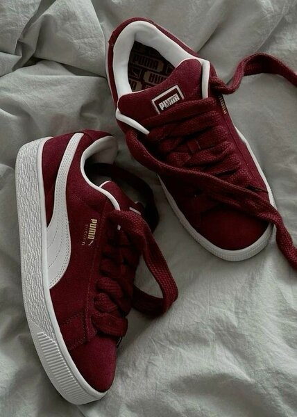 Baskets en daim bordeaux confortables