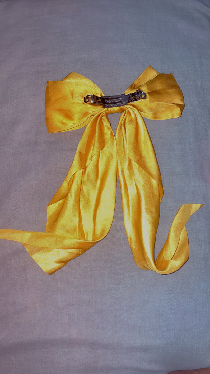 Grande barrette à nœud jaune