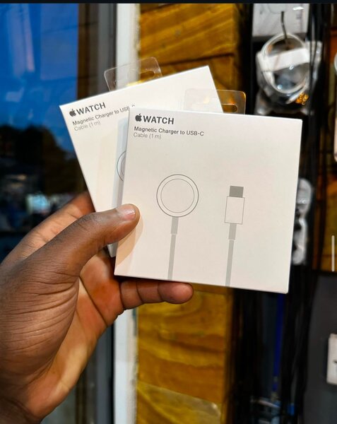 Magnetic charge cord