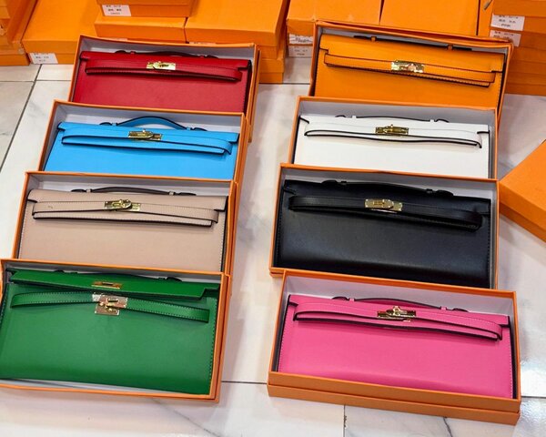 Clutch en cuir élégant Hermès