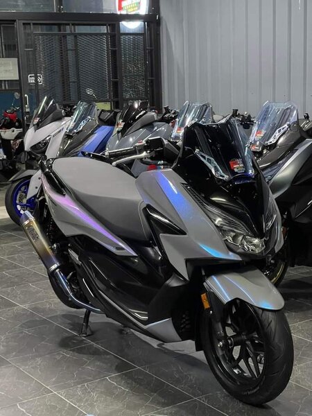 Scooter moderne et élégant