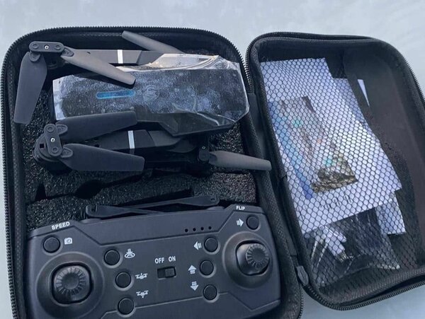 Drone pliable avec télécommande