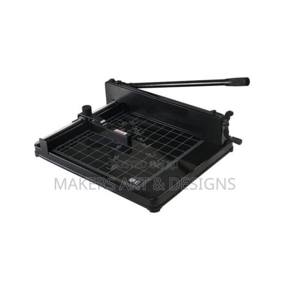 Heavy duty paper cutter