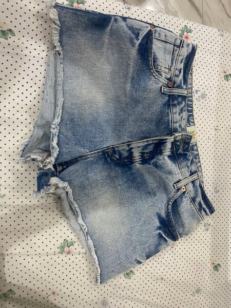 Short en jean délavé