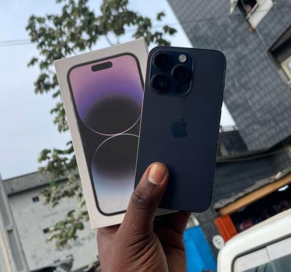 Téléphone iPhone 14 pro Max 512 giga