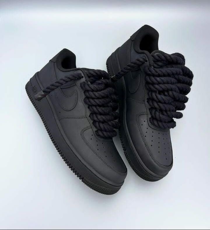 Sneakers noirs à lacets épais