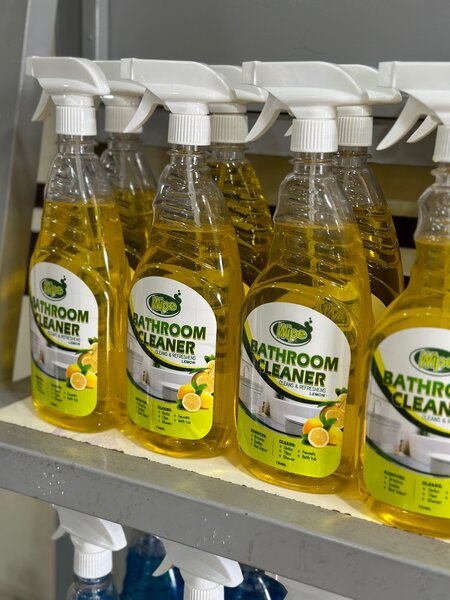 750ml BATHROOM CLEANER