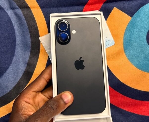 A week used iPhone 16( Almost brand New)