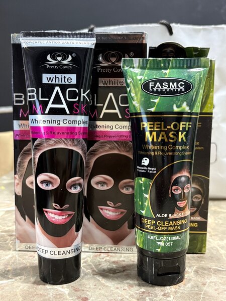 Masque noir de visage