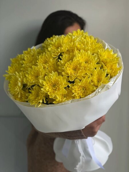Букет из желтой хризантемы