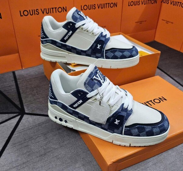 Louis Vuitton Sneakers