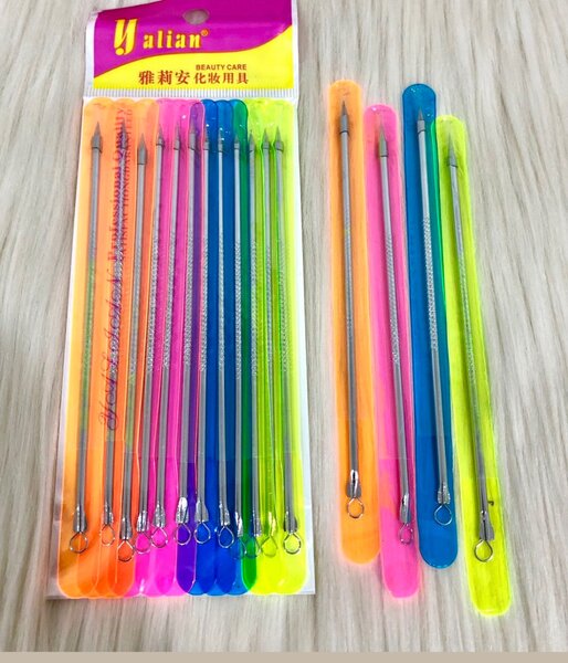 Outils de soin du visage colorés