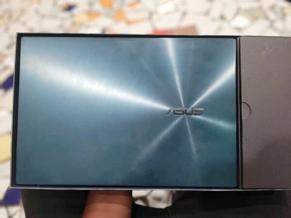 Asus Zenbook Duo i7
