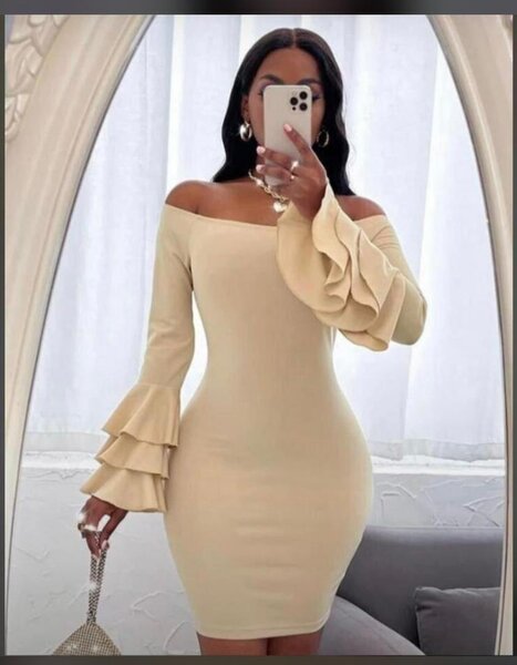 Robe Épaules Dénudées Élégante