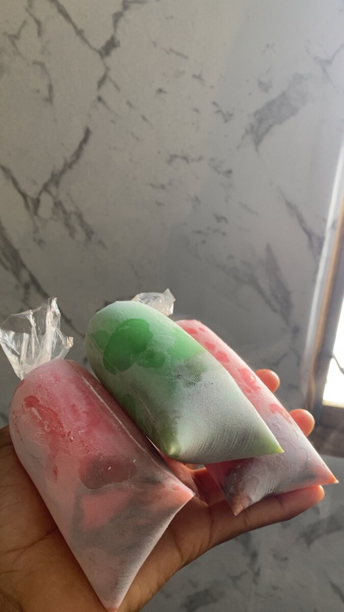 15Glaces artisanales colorées