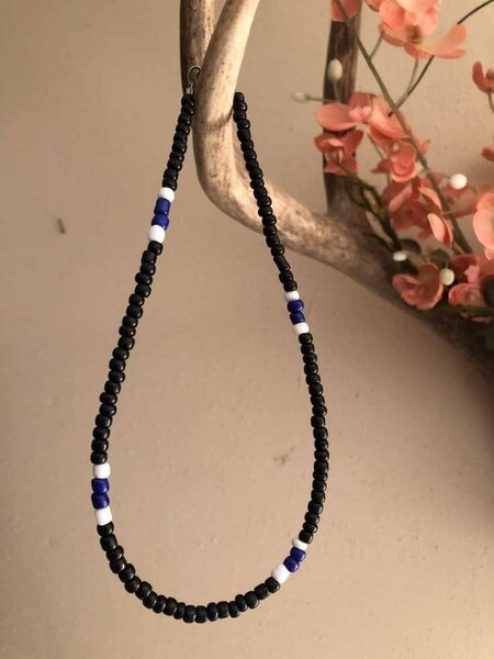 Collier perles noir et bleu