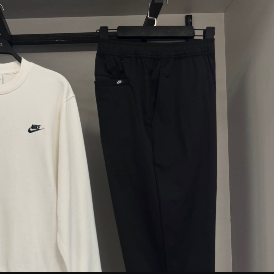 Ensemble Nike blanc et noir