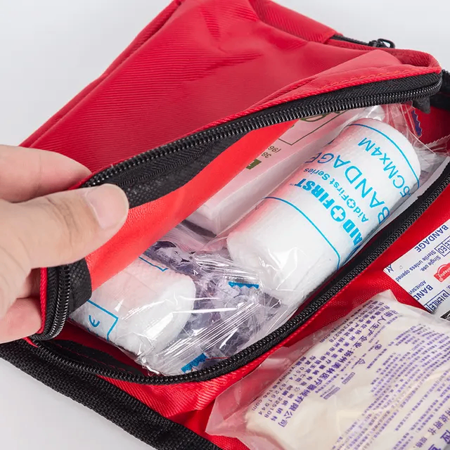TROUSSE MÉDICALE DE PREMIERS SECOURS - PLIANTE & ÉTANCHE