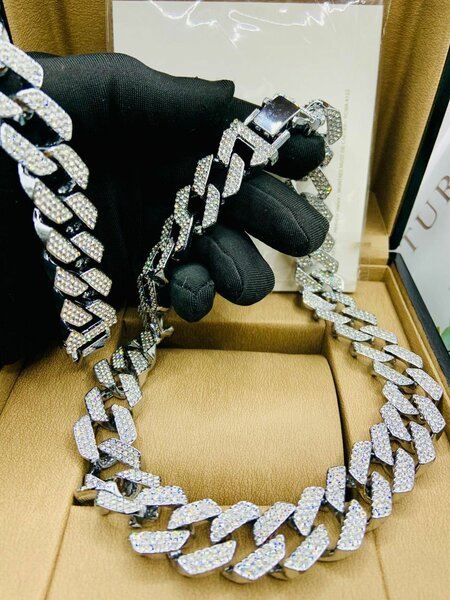 Fashion tennis chain