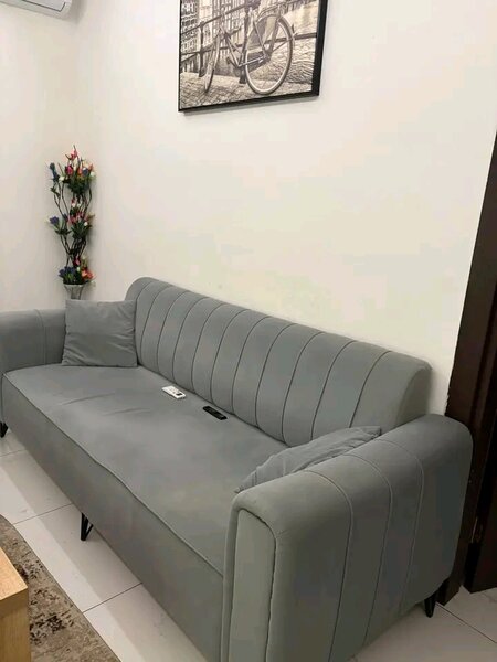 Canapé moderne en velours gris