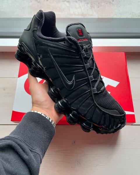 Baskets Nike Shox Noires