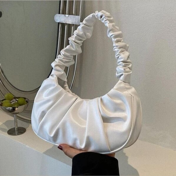 Sac à main en satin blanc