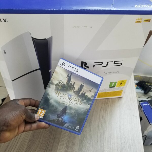 Sony PS5 avec jeu Hogwarts