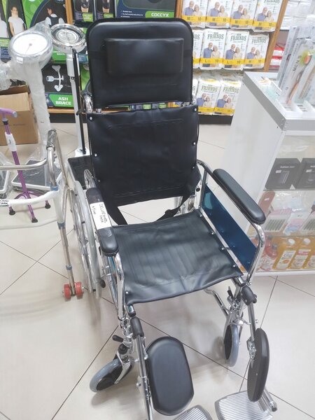 Deluxe wheel chair
