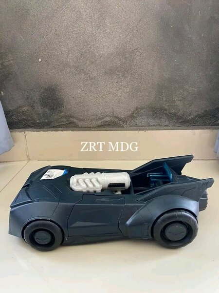 Voiture jouet Batmobile ZRT MDG