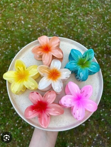 Savons fleurs colorés