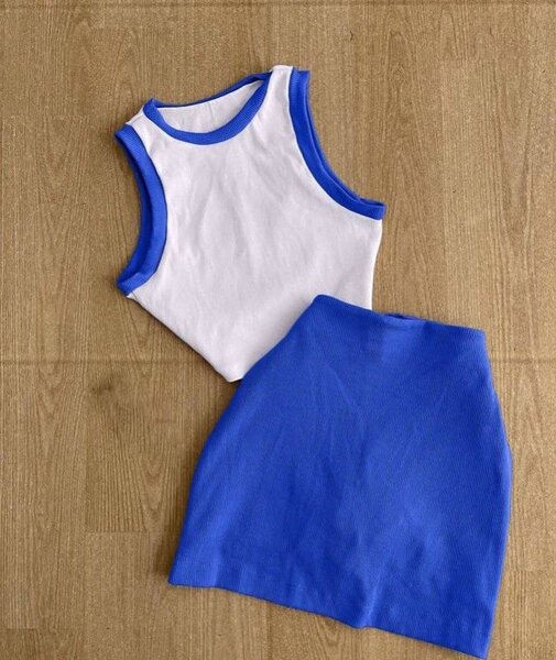 Ensemble top et jupe coloré