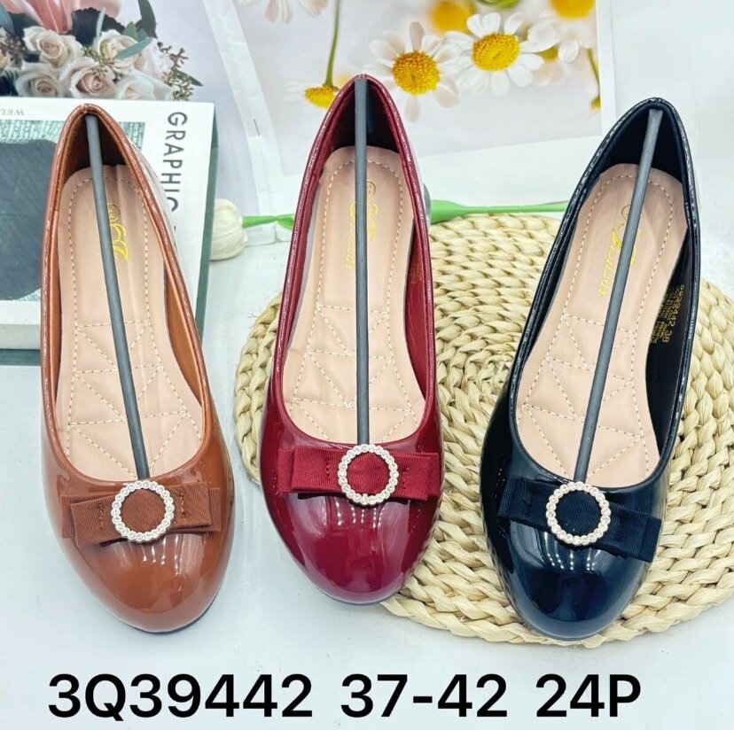 Flat shoes