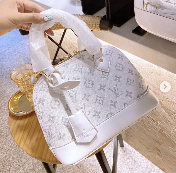 Sac à main élégant Louis Vuitton
