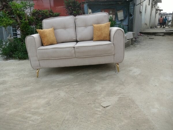 Canapé 2 places de couleur belge