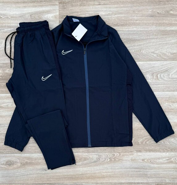 Ensemble de survêtement noir Nike