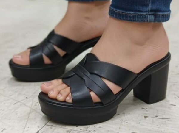 Sandales à talons hauts femme noir