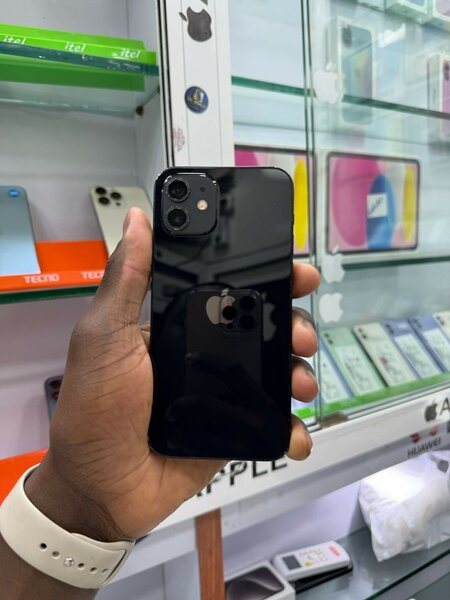 iPhone 12 64G sans id