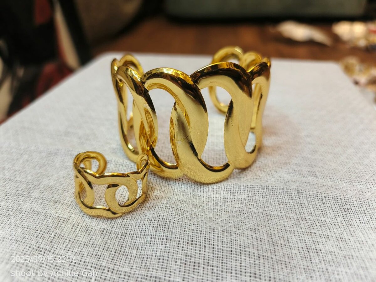 Bracelet et Bague Dorés