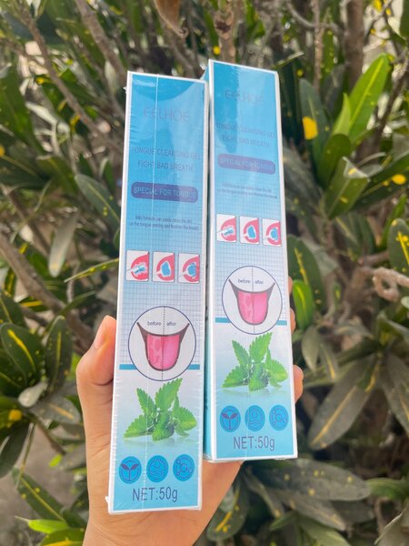 TONGUE CLEANING GEL AND TONGUE SCRAPER