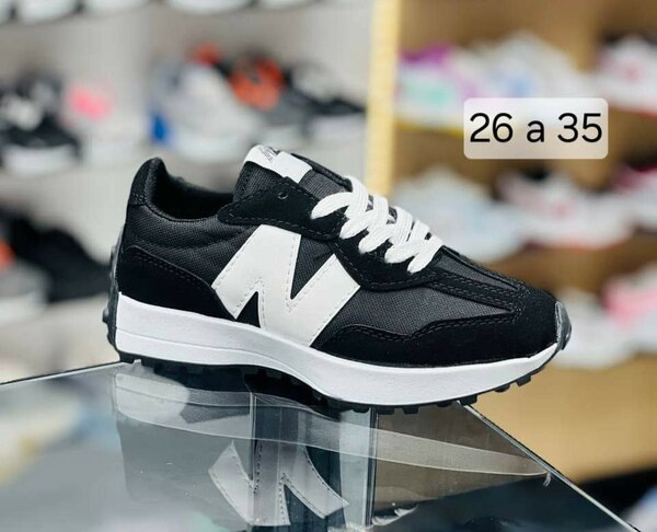 Children's sneakers New Balance black size 26 a 35