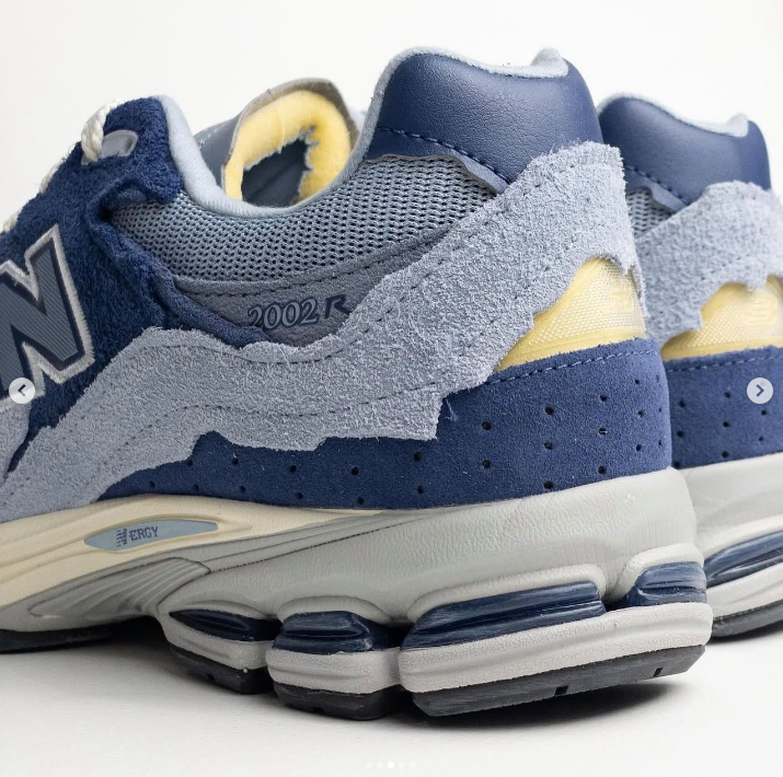 Кроссовки NB 2002R синие,текстильные