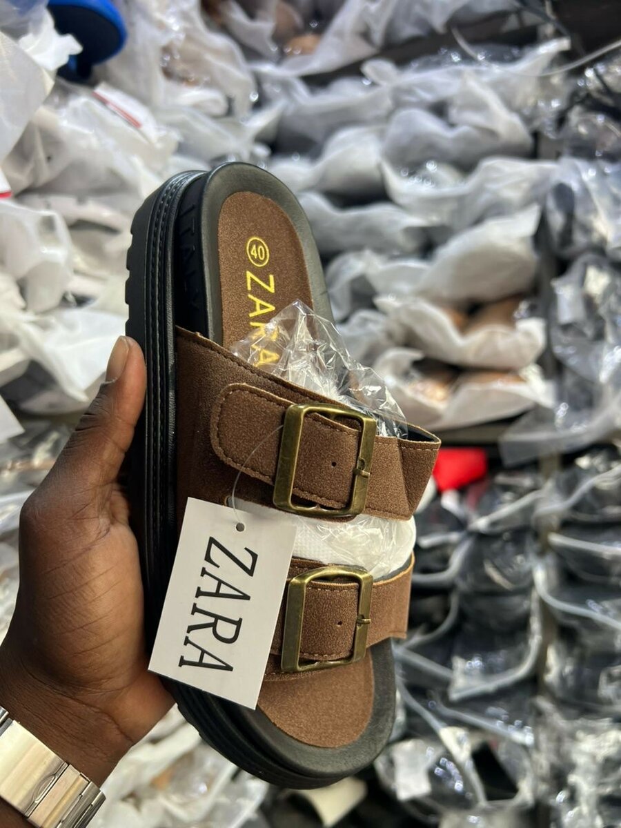 Sandales Zara à boucle homme