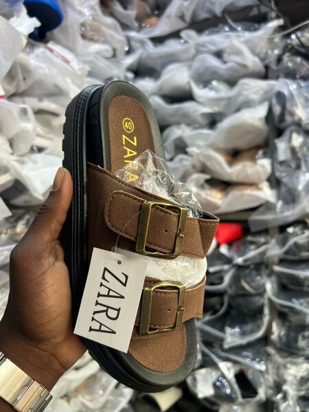 Sandales Zara à boucle homme